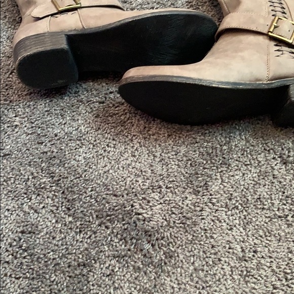 New knee high boots - Picture 3 of 3